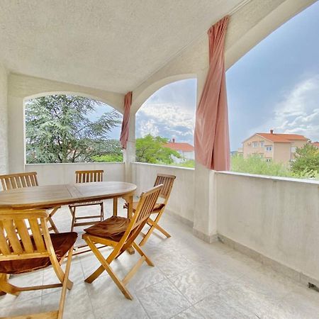 Family Apartments Viva Close To The Beach Krk Town Exterior foto