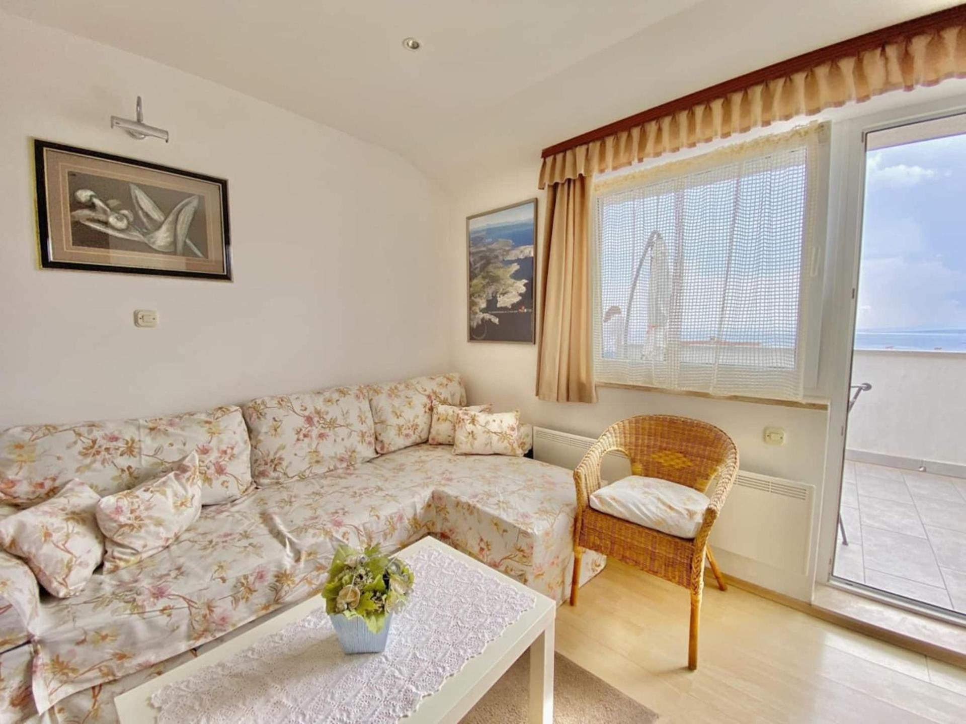 Family Apartments Viva Close To The Beach Krk Town Exterior foto