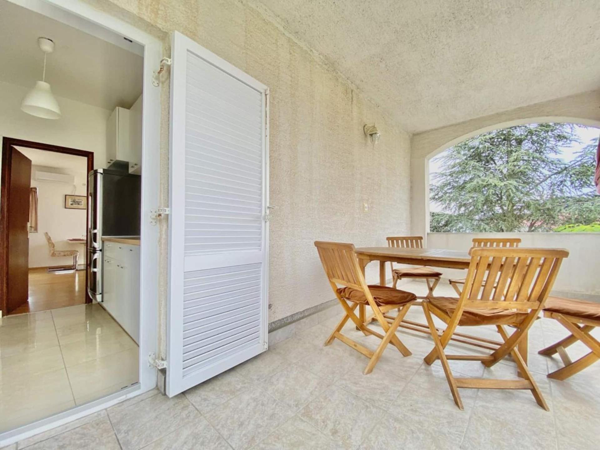 Family Apartments Viva Close To The Beach Krk Town Exterior foto