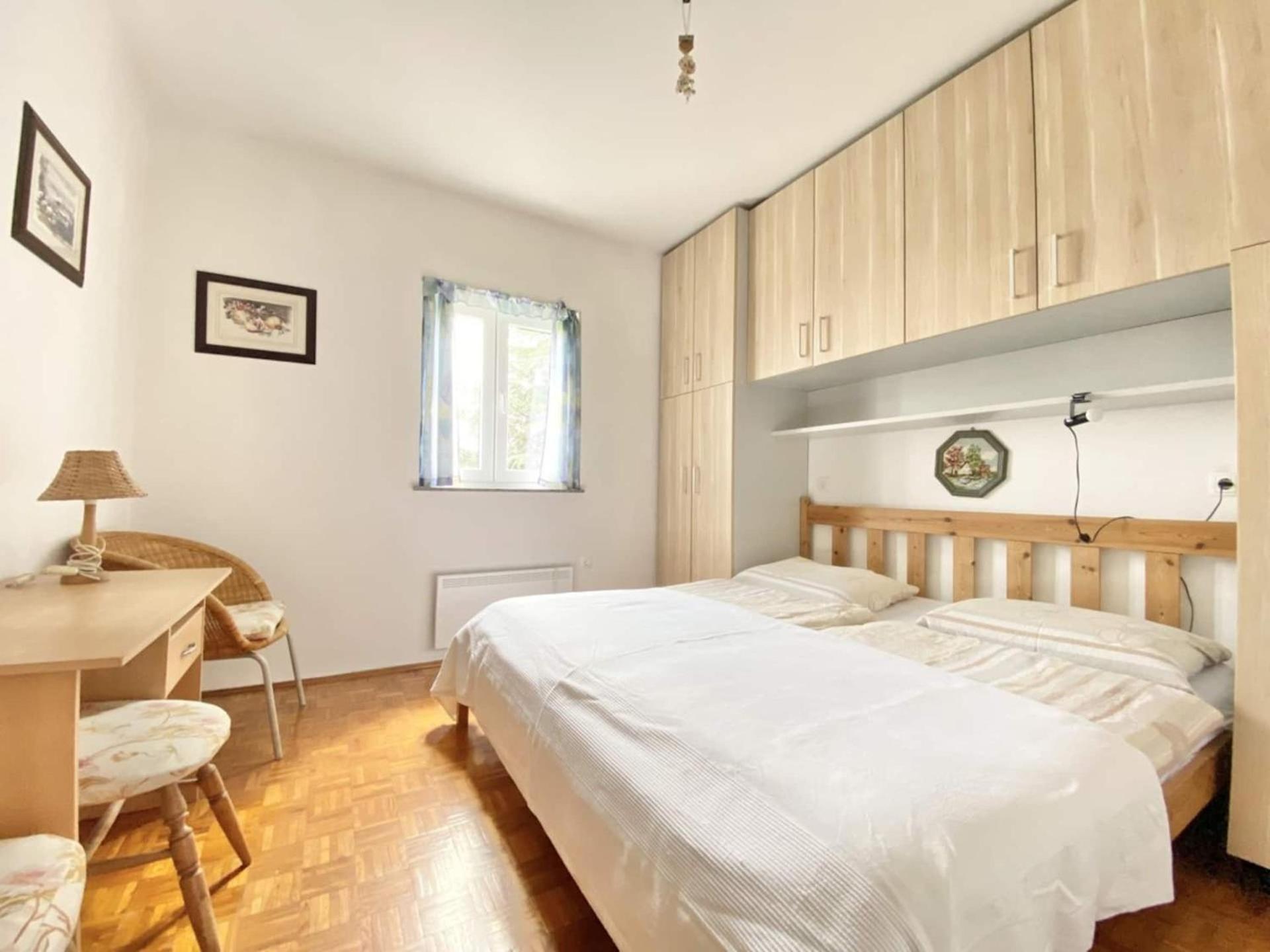 Family Apartments Viva Close To The Beach Krk Town Exterior foto